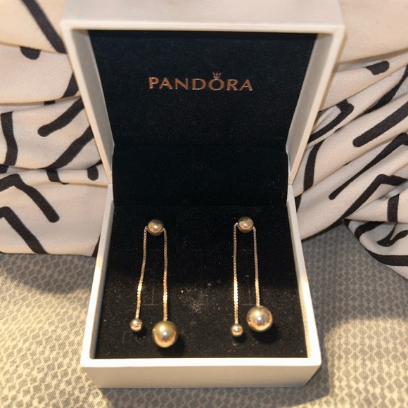 Pandora Jewelry - Pandora dangle earring